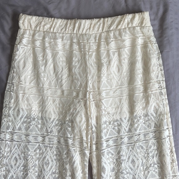 *BNWOT* Size L Cream Gaucho Style Pants - Picture 2 of 4